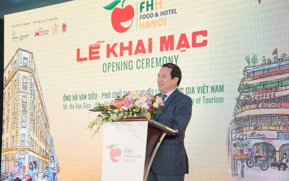 Phó Cục trưởng Cục Du lịch Quốc gia Việt Nam Hà Văn Siêu phát biểu tại Triển lãm